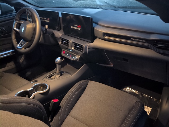 2025 Ford Mustang EcoBoost photo 4
