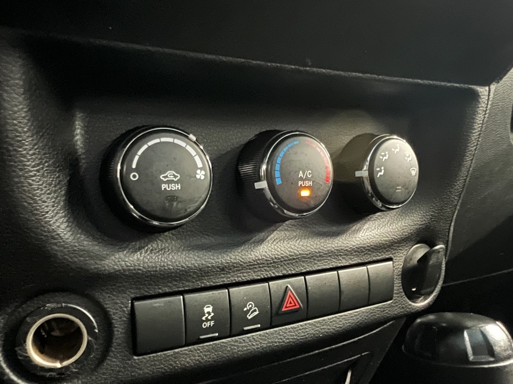 2013 Jeep Wrangler Sport photo 12