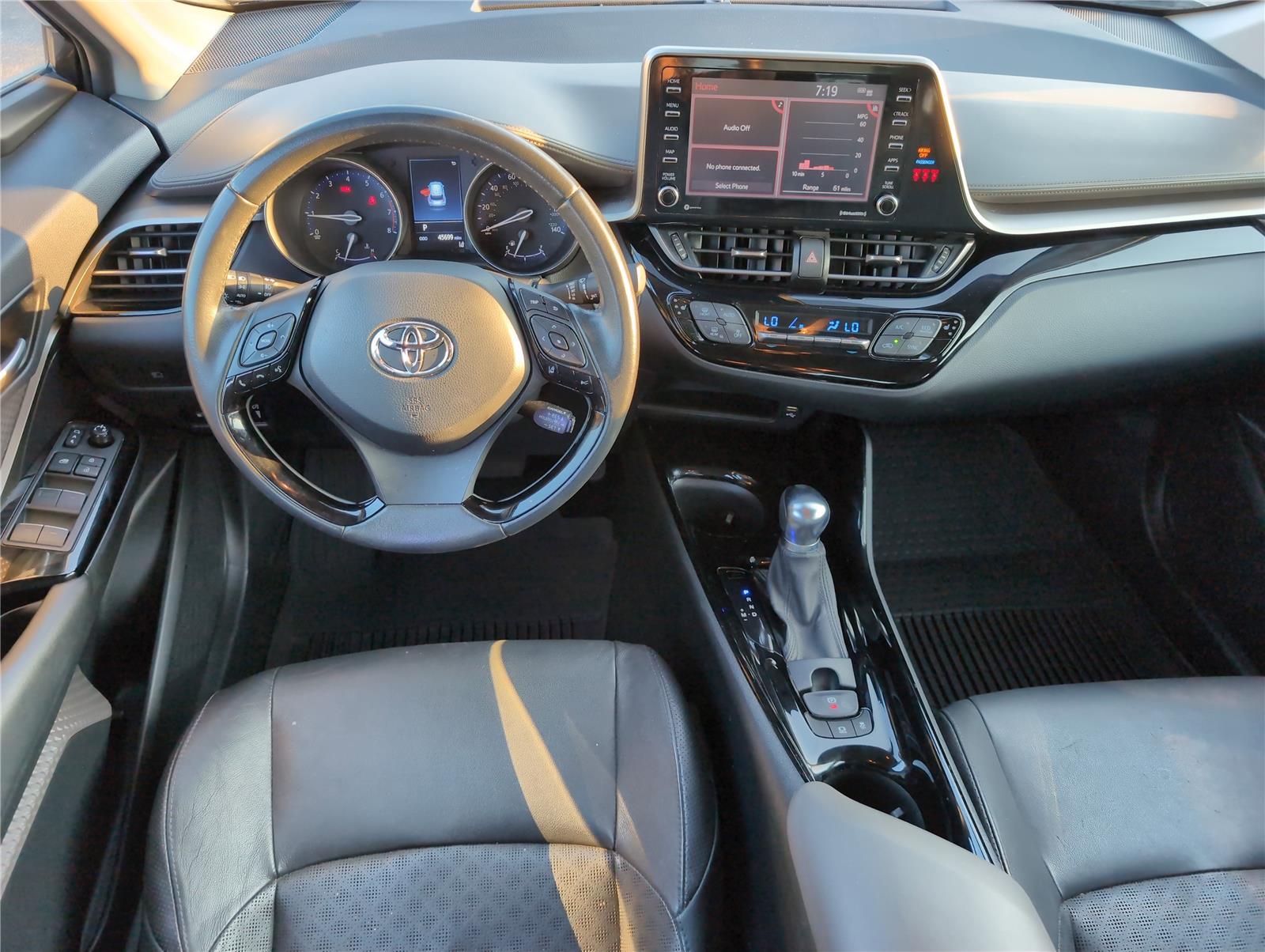 2021 Toyota C-HR LE photo 23