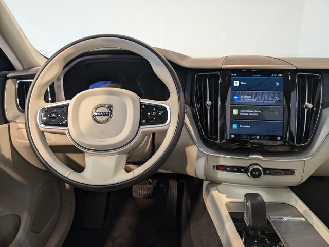 2025 Volvo XC60 B5 Plus photo 11