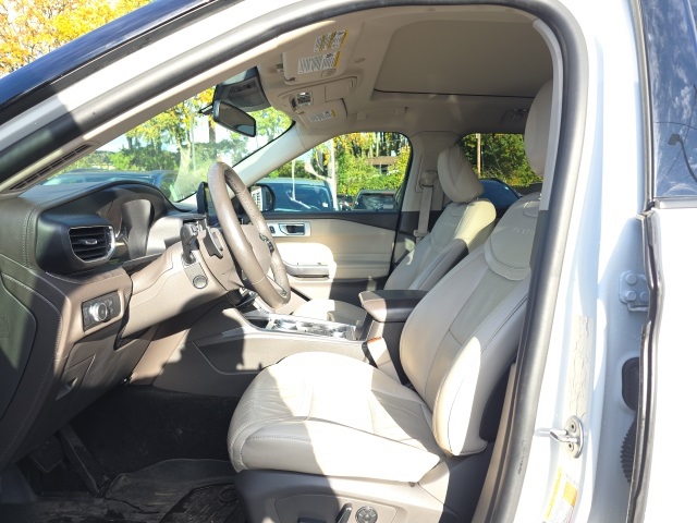2020 Ford Explorer Platinum photo 4