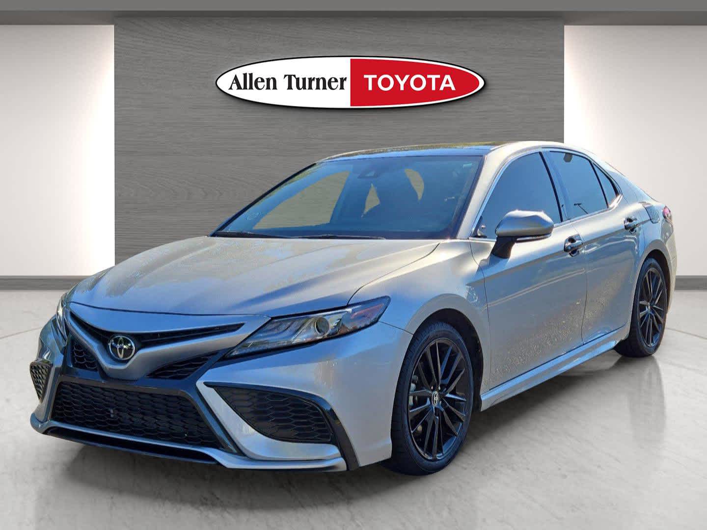 2023 Toyota Camry XSE photo 3