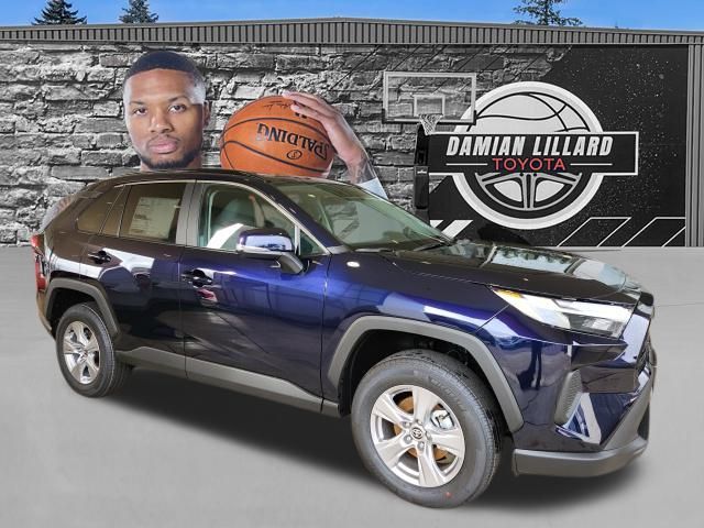 2025 Toyota RAV4 XLE's photo