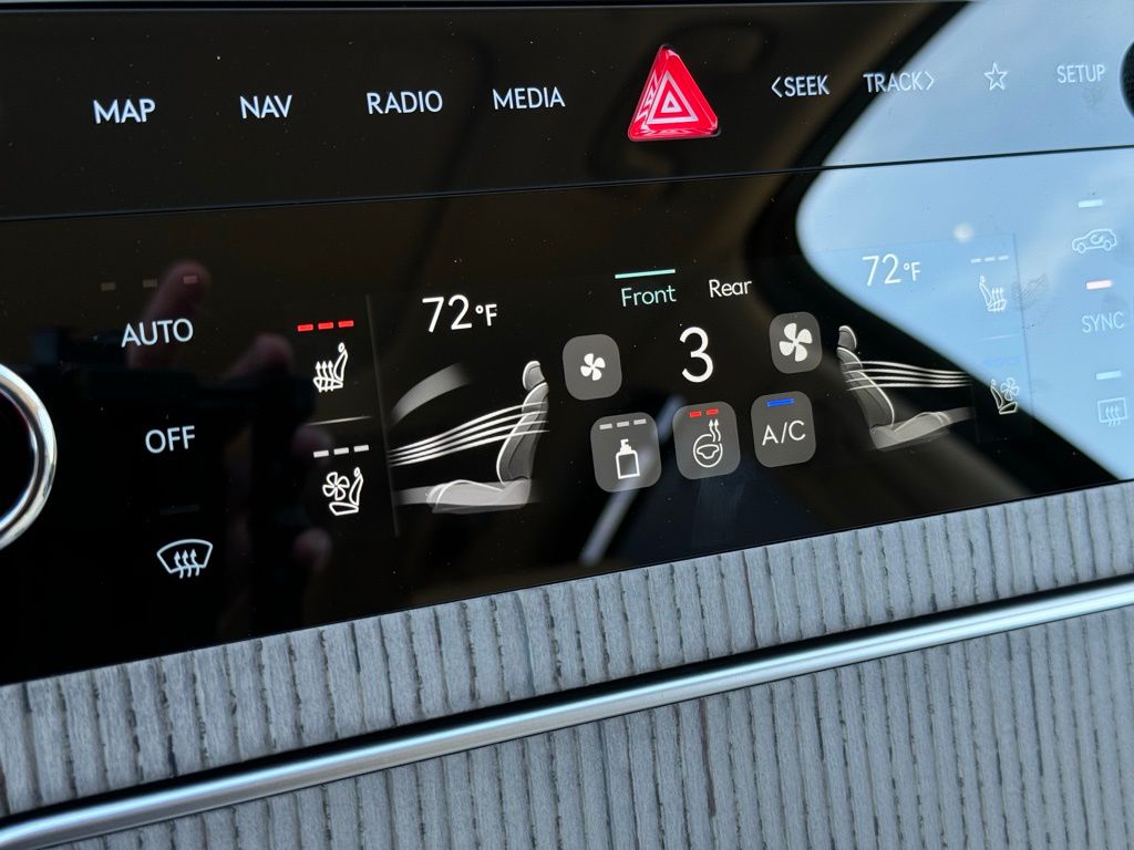 2025 Genesis GV80 3.5T Prestige photo 34