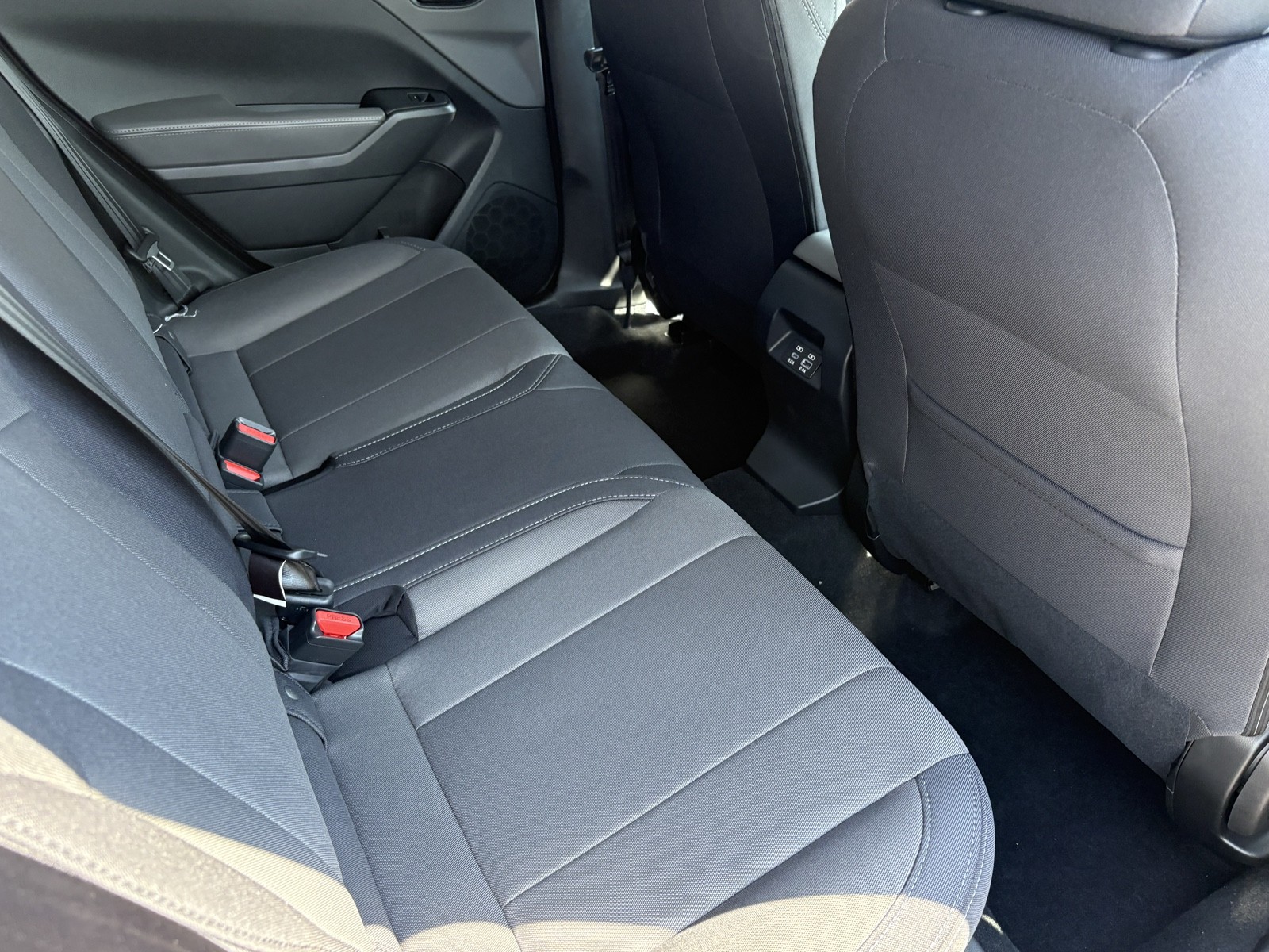 New 2025 CRYSTAL WHITE PEARL Subaru Premium image 52