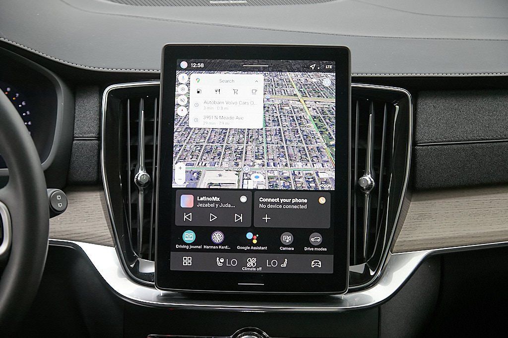 2026 VOLVO XC90 - Image 28