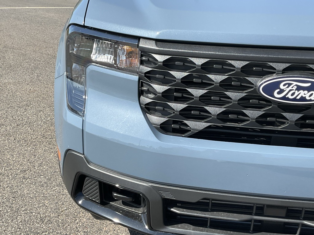 2025 Ford Maverick XLT photo 2