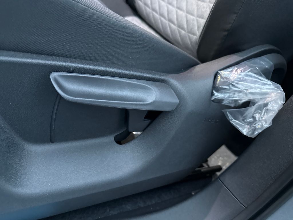 2025 Volkswagen Tiguan S photo 4