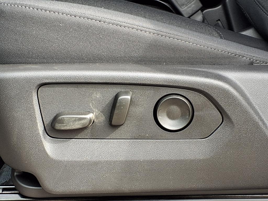 2025 Chevrolet Silverado 2500HD LT photo 14