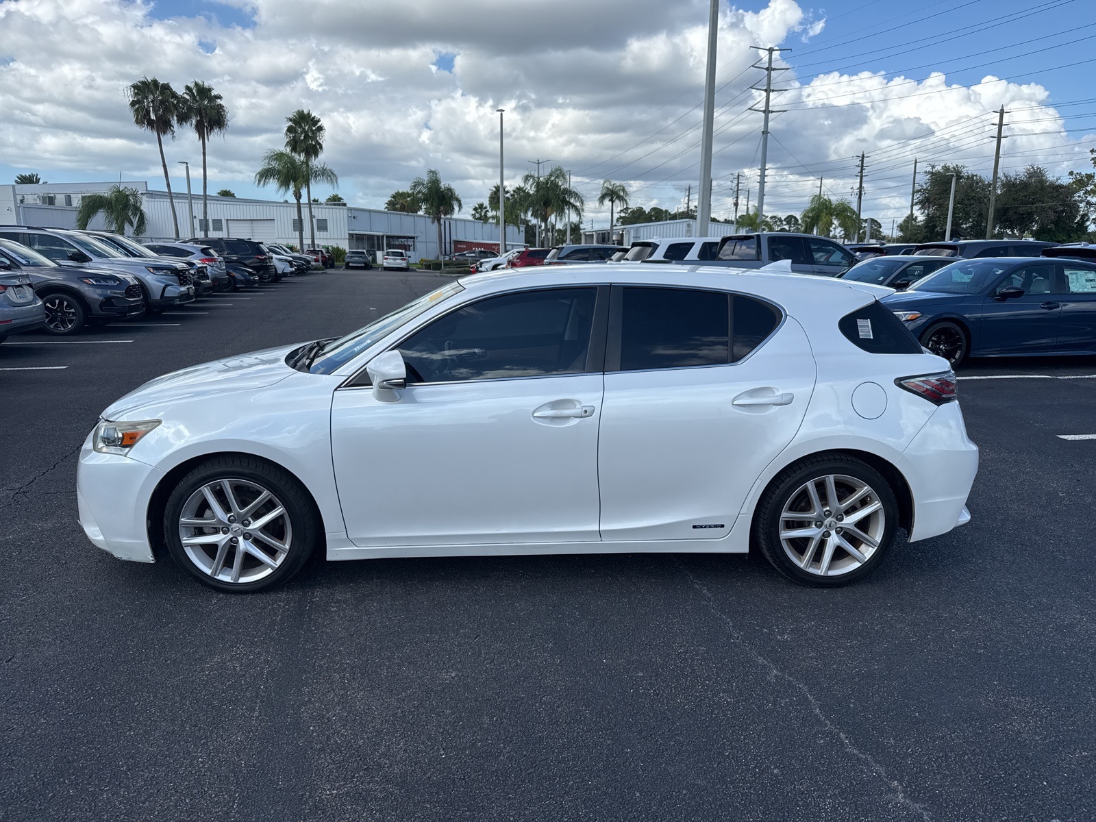 2016 Lexus CT 200h photo 4