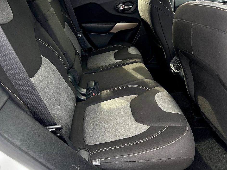 2018 Jeep Cherokee Latitude photo 22