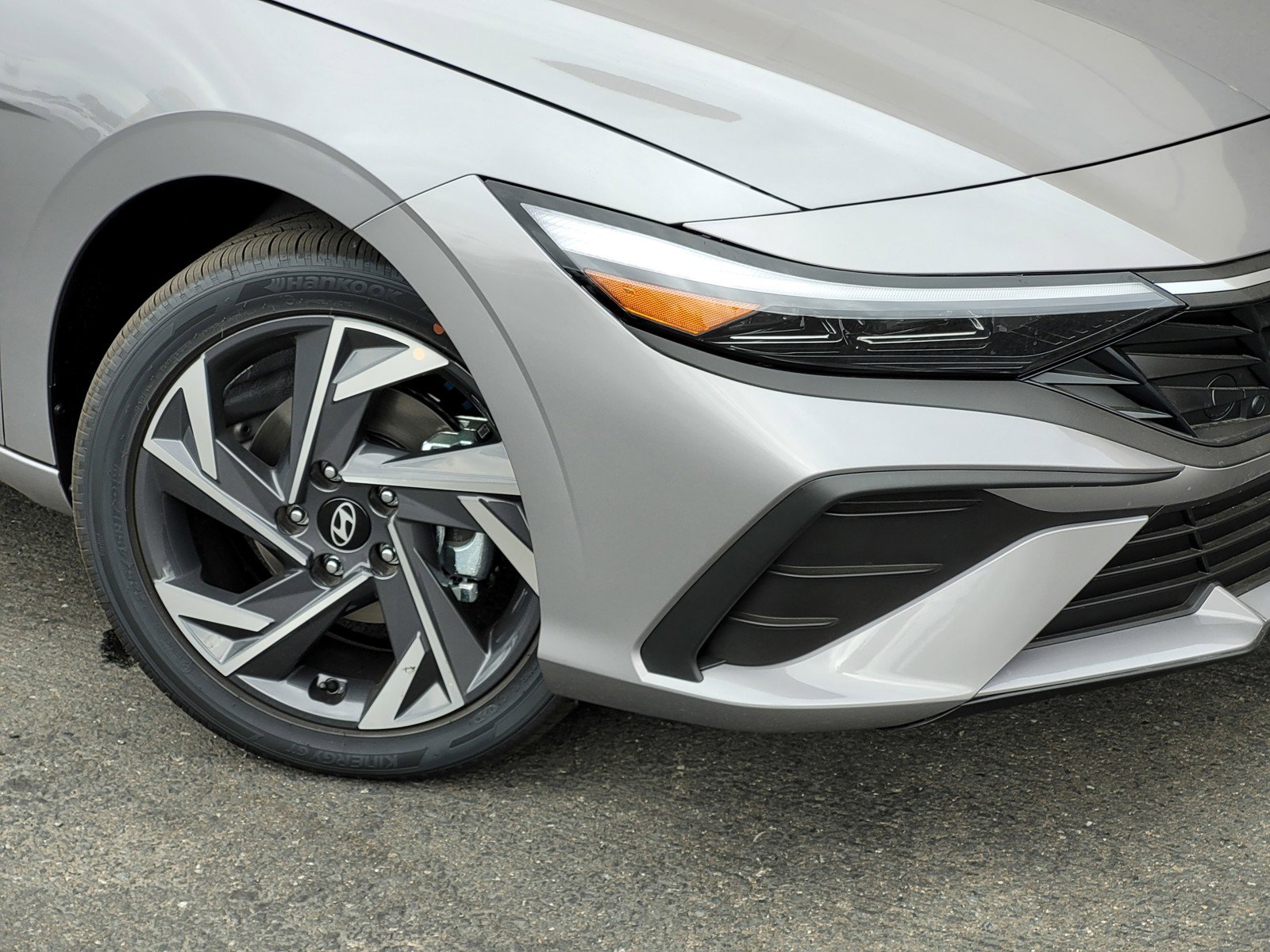 2025 Hyundai Elantra Hybrid SEL Sport photo 4