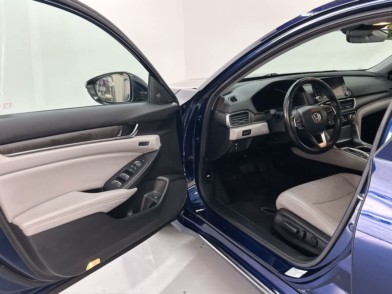 2020 Honda Accord Hybrid EX-L photo 15