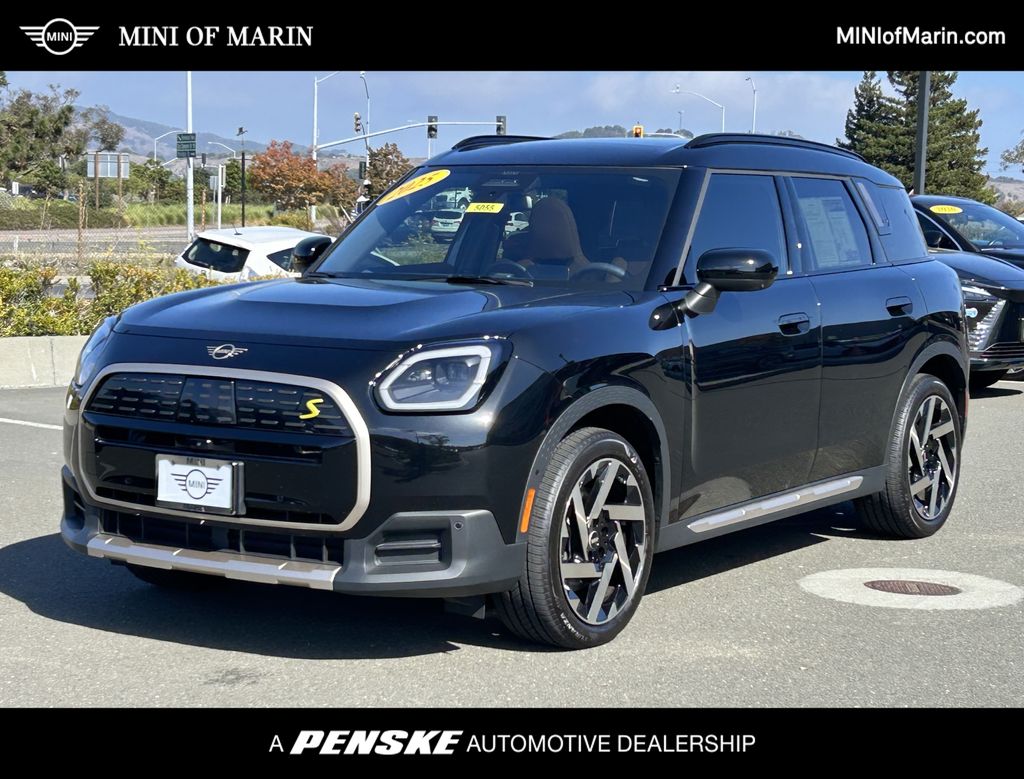2025 MINI Countryman SE's photo