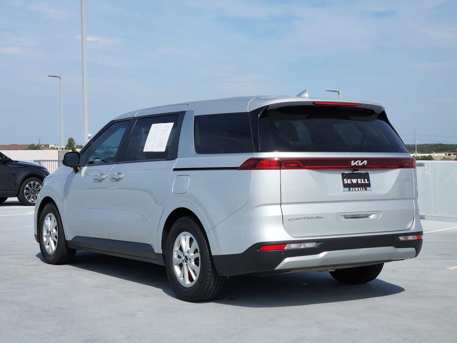 2022 Kia Carnival LXS photo 7