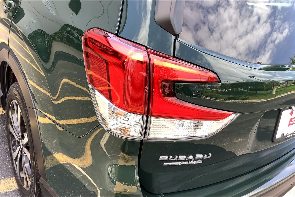 2022 Subaru Forester Limited photo 28