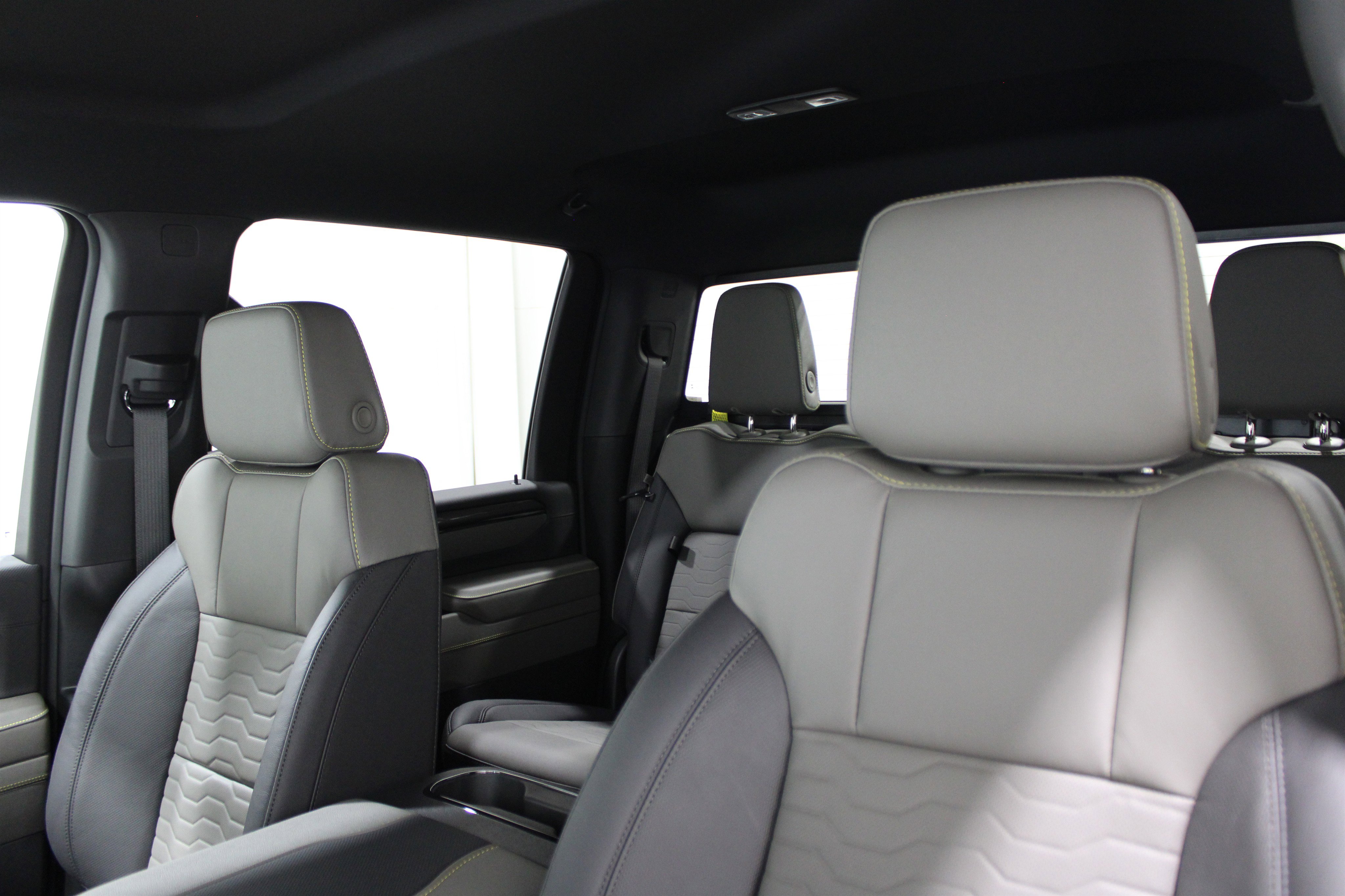 2025 Chevrolet Silverado 2500HD ZR2 photo 4