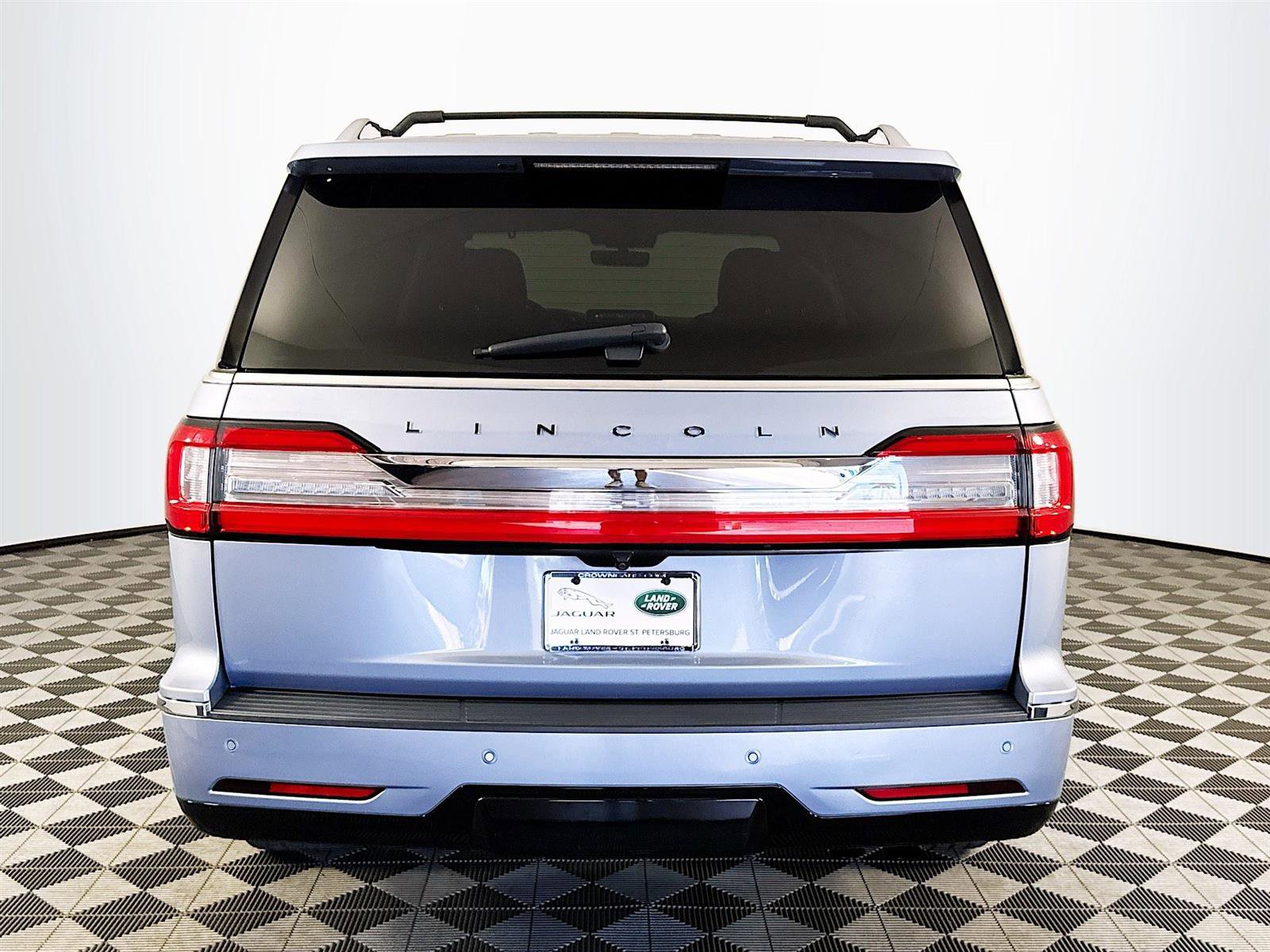 2019 Lincoln Navigator Black Label photo 3