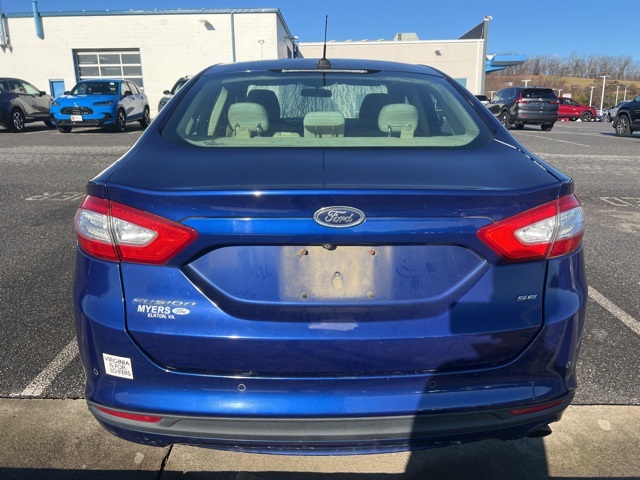 2016 Ford Fusion SE photo 4