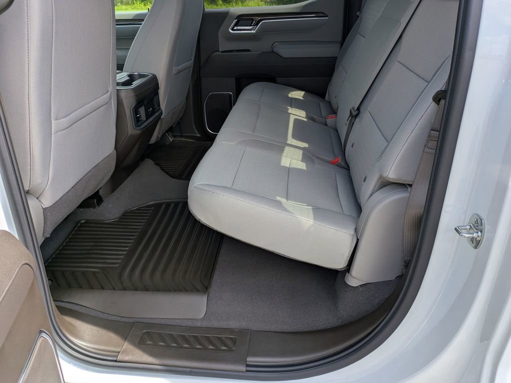 2025 Chevrolet Silverado 1500 LT photo 26