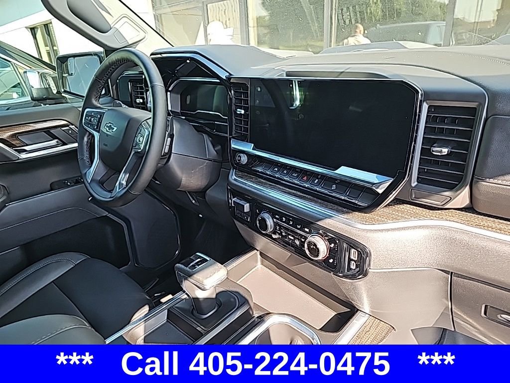 2025 Chevrolet Silverado 1500 LT Trail Boss photo 8