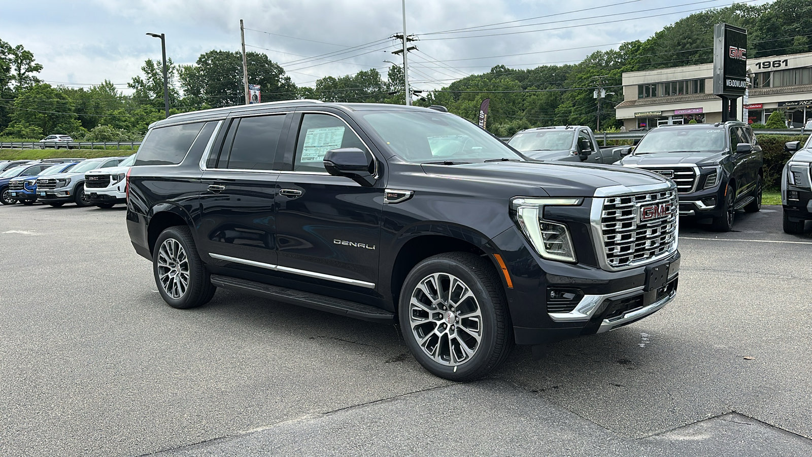 2025 Gmc Yukon XL Denali photo 2