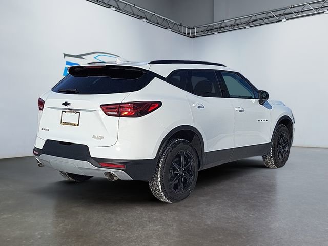 2025 Chevrolet Blazer 2LT photo 3