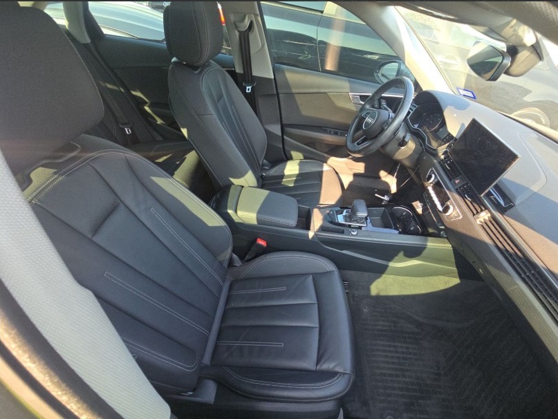 2020 Audi A4 40 Premium photo 17