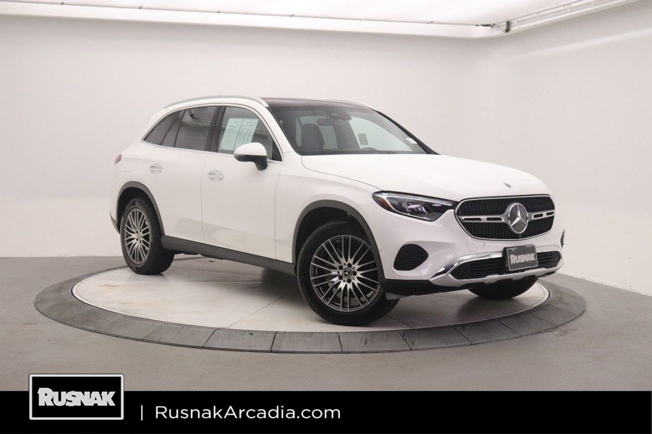 2026 Mercedes-Benz GLC Base's photo