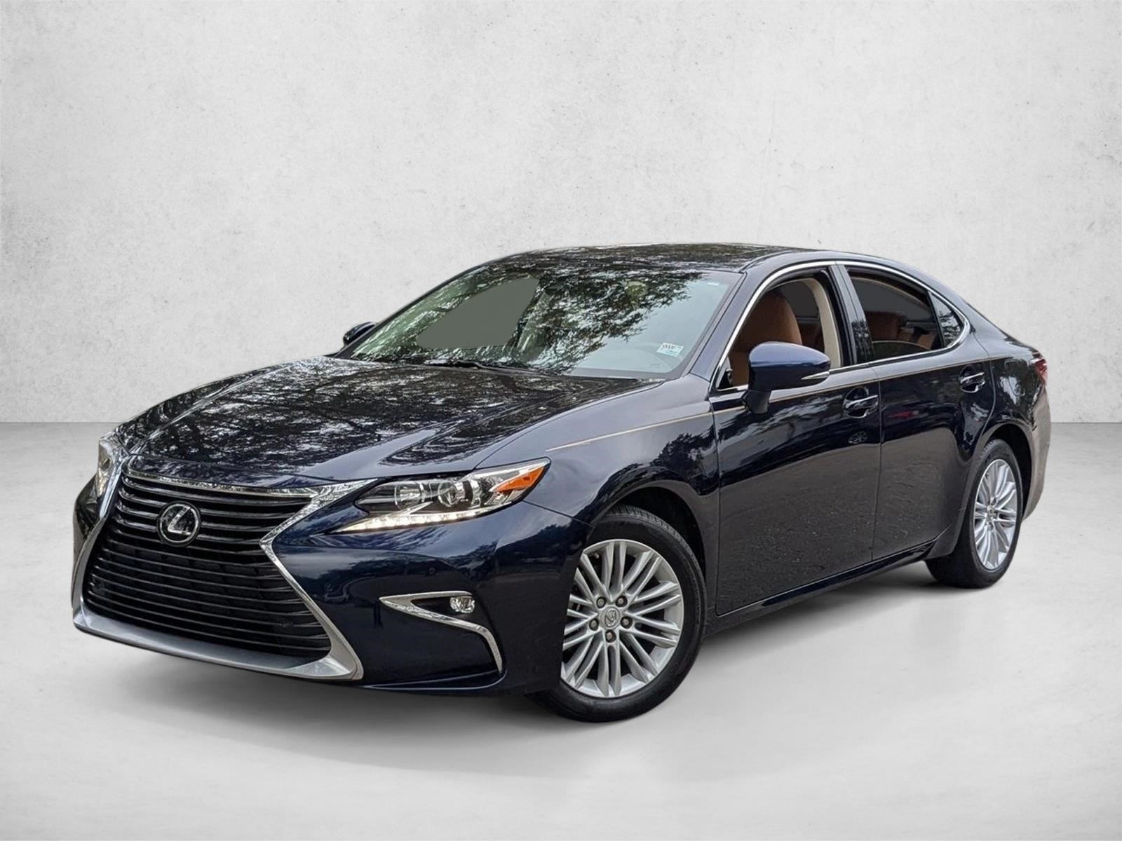 2017 Lexus ES Base's photo