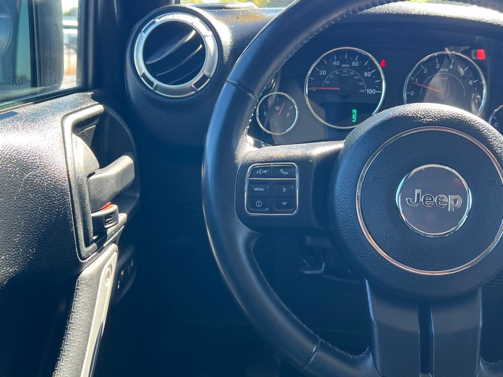 2017 Jeep Wrangler Unlimited Sahara photo 16