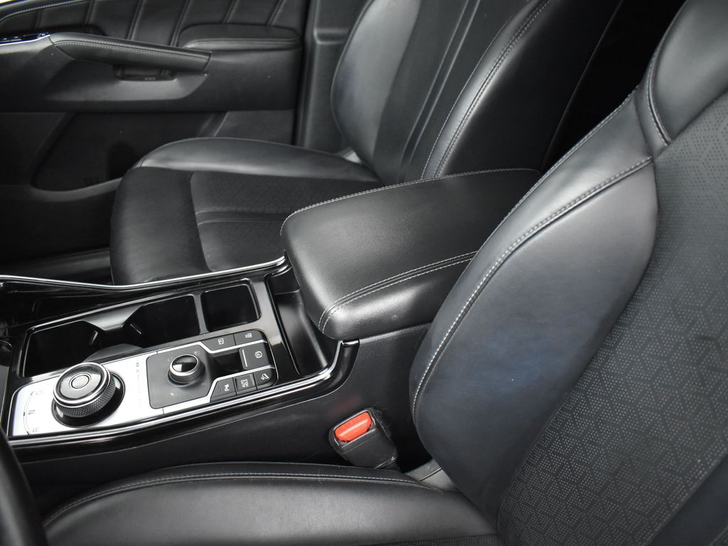 2022 Kia Sorento Plug-In Hybrid SX photo 11