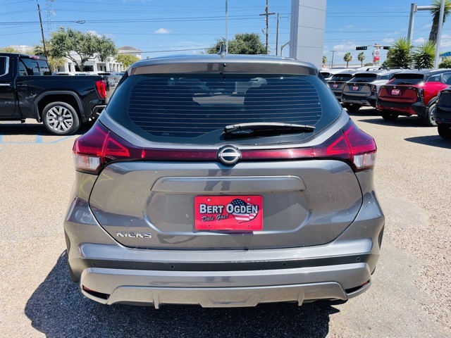 2024 Nissan Kicks S photo 3