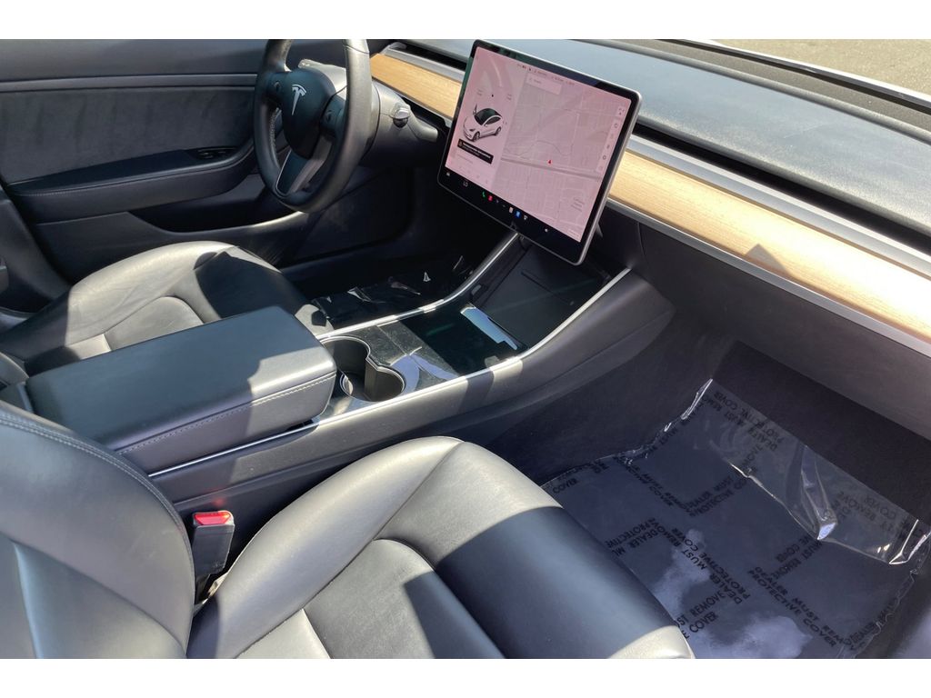 2020 Tesla Model 3 Standard Range photo 16