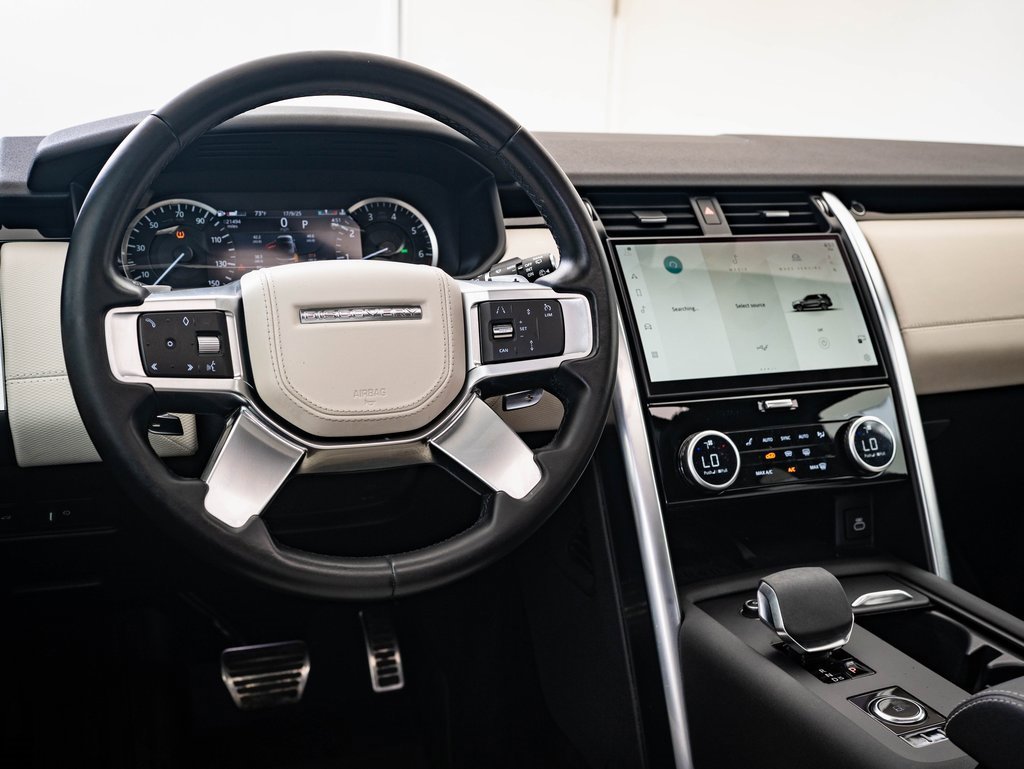 2023 Land Rover Discovery S R-Dynamic photo 4