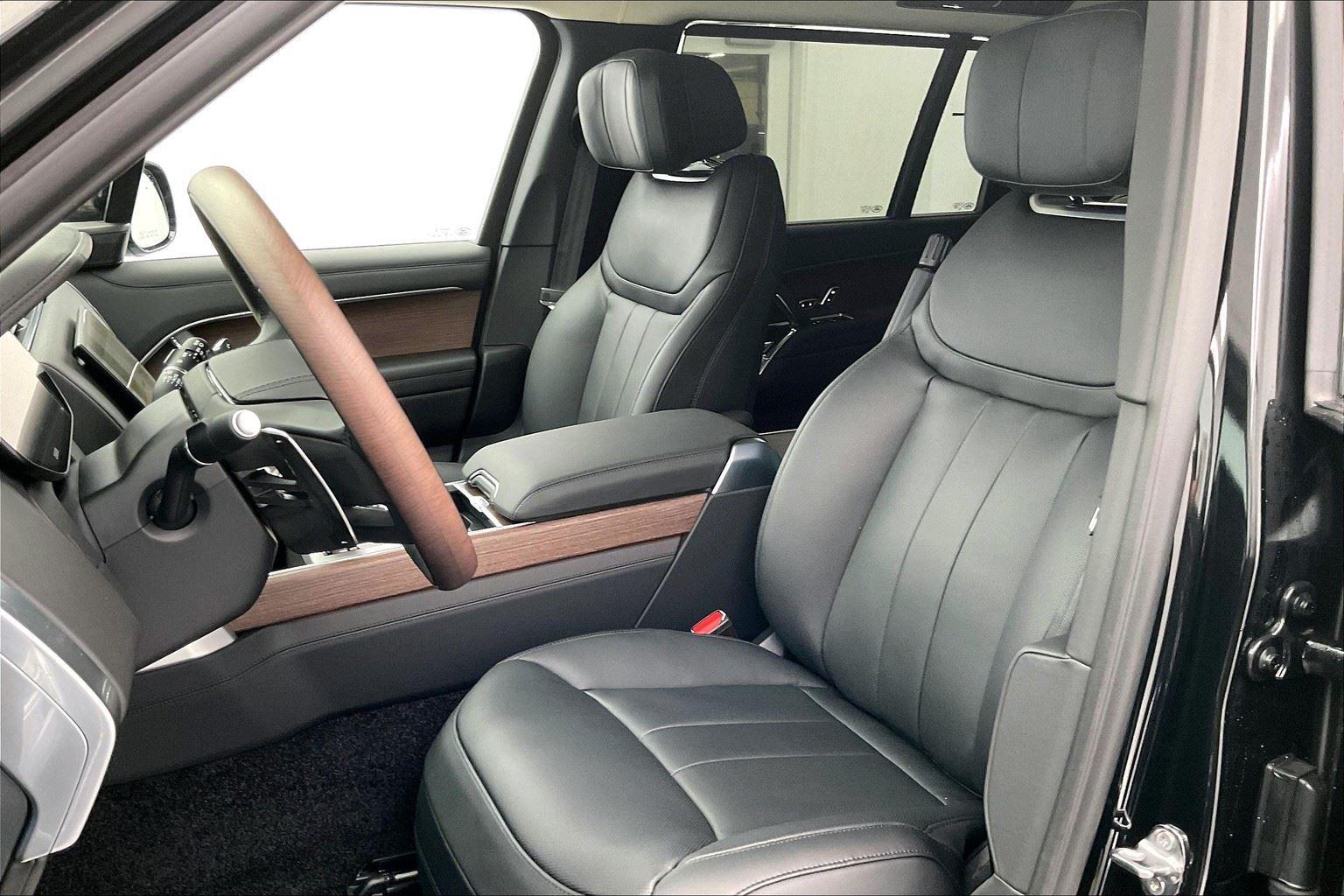 2025 Land Rover Range Rover Autobiography LWB photo 3