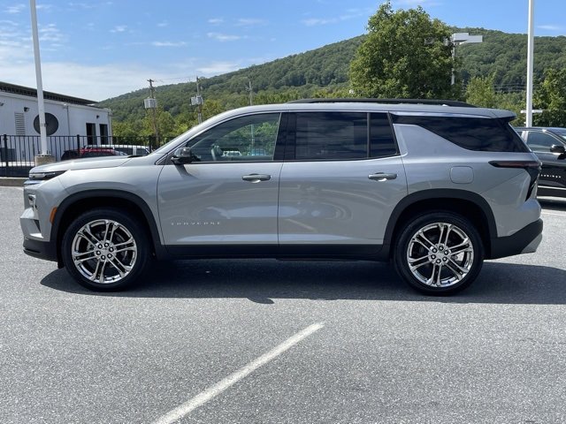 2025 Chevrolet Traverse photo 4