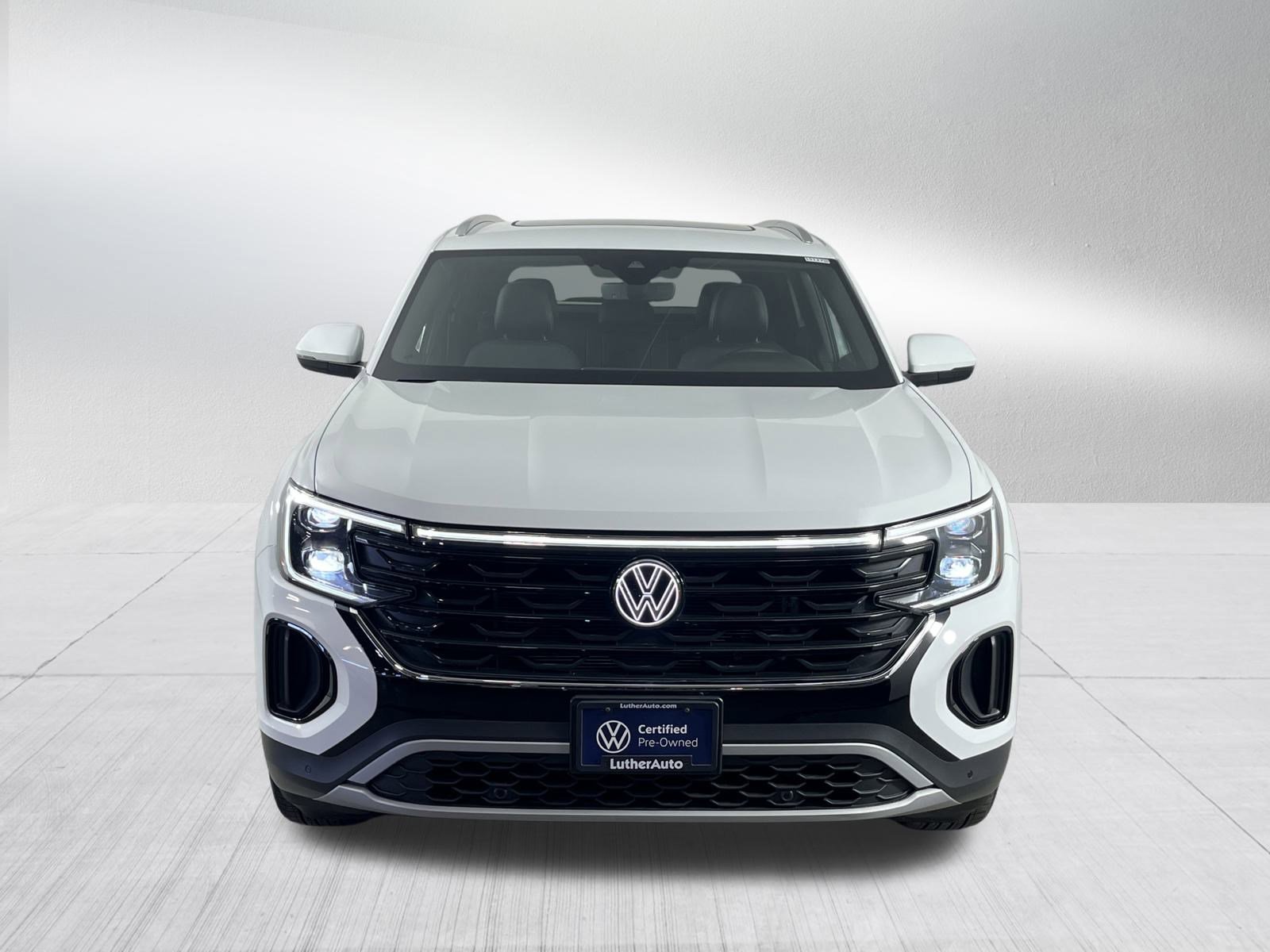 2025 Volkswagen Atlas Cross Sport SE Technology photo 2