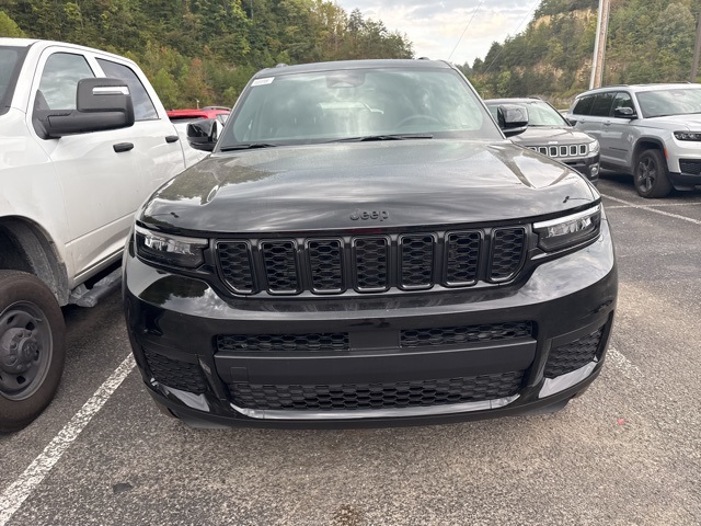 2025 Jeep Grand Cherokee Altitude X photo 2