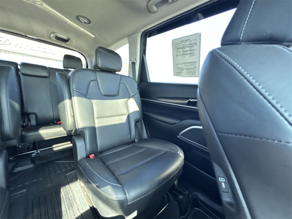 2024 Kia Telluride S photo 13
