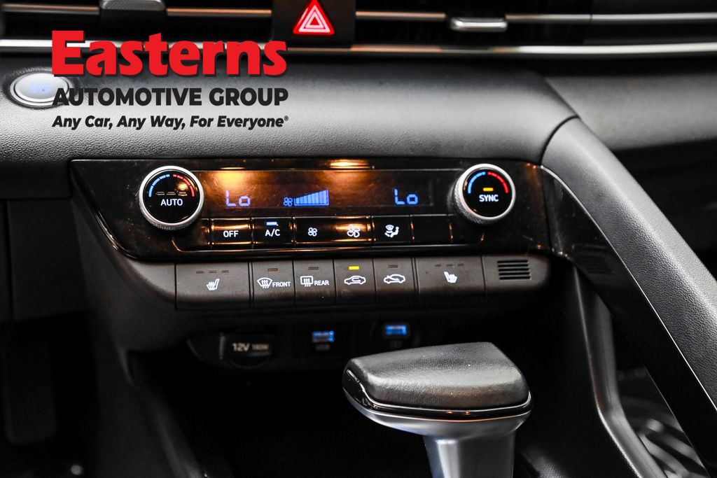 2022 Hyundai Elantra SEL Convenience photo 18