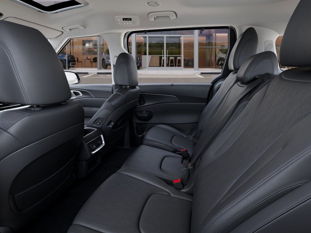 2026 Kia Carnival SX photo 18