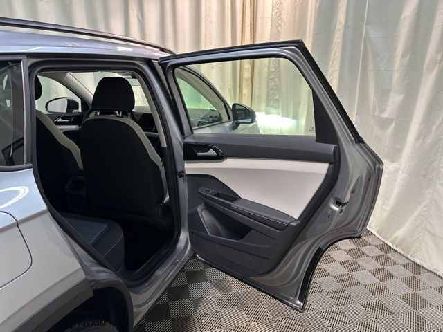2025 Volkswagen Taos S photo 28