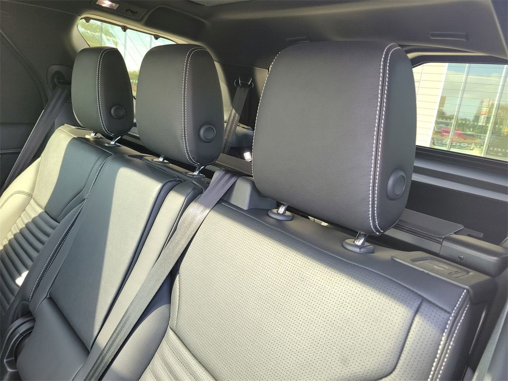 2025 Land Rover Discovery SE photo 15