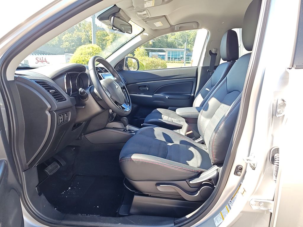 2024 Mitsubishi Outlander Sport ES photo 11