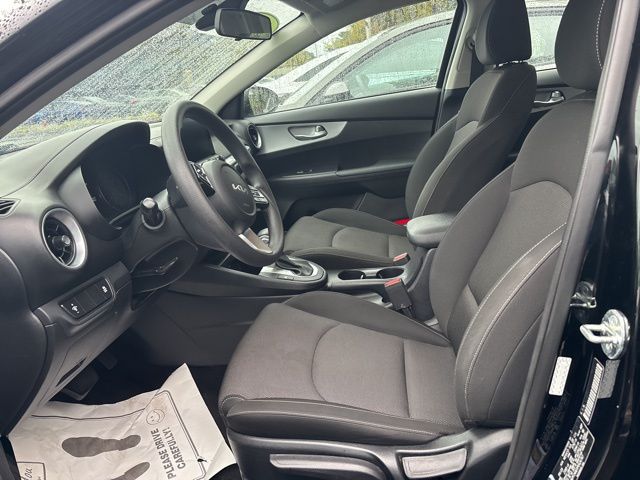 2023 Kia Forte LXS photo 4