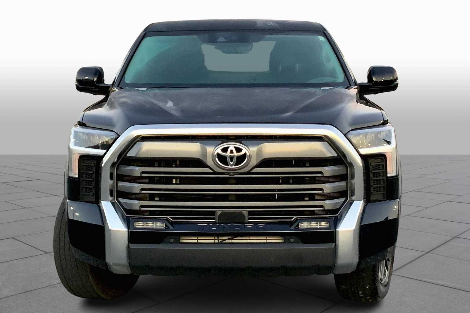 2023 Toyota Tundra Limited photo 3