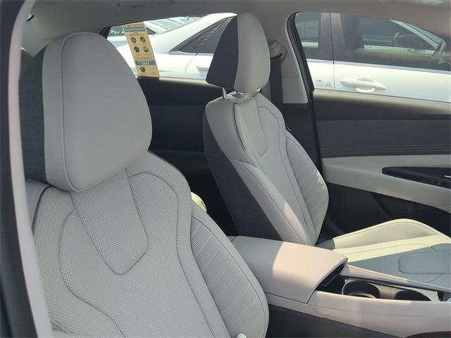 2025 Hyundai Elantra Hybrid Limited photo 24