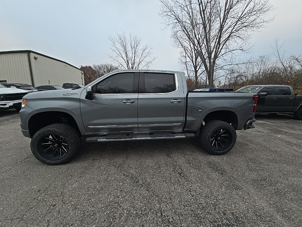 2023 Chevrolet Silverado 1500 High Country photo 2