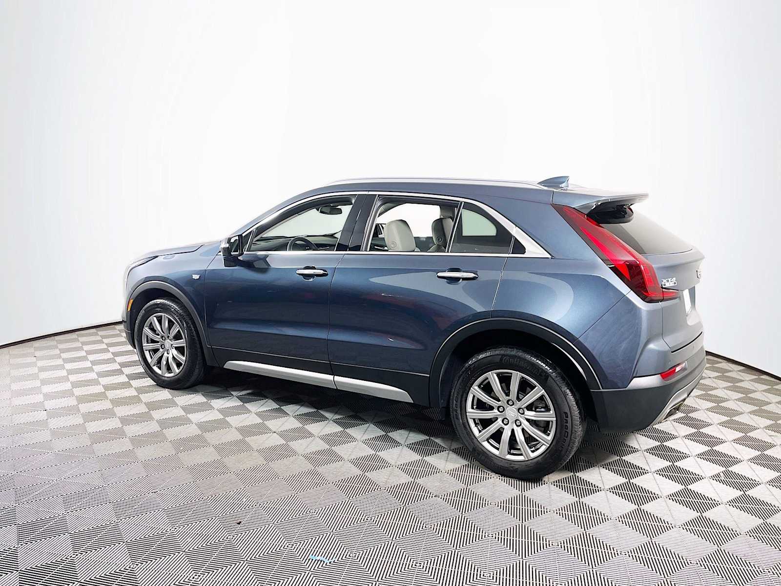 2021 Cadillac XT4 Premium Luxury photo 6